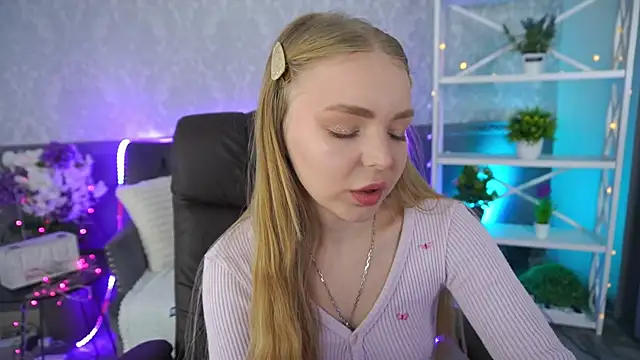 EmilySunshineS's cam snapshot