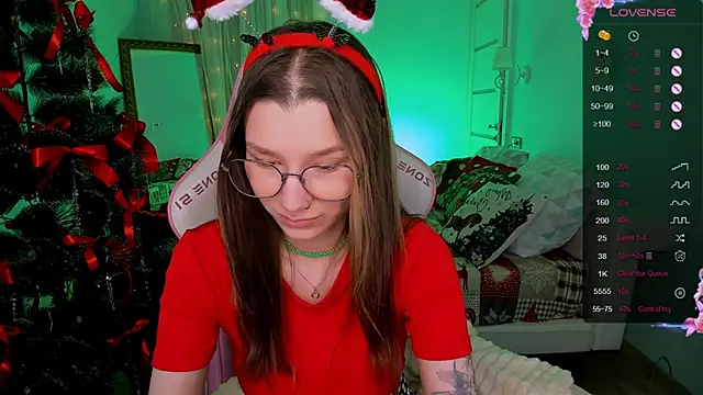 LinaBlossom_'s cam snapshot