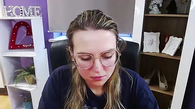 Zoey_Erotic's cam snapshot