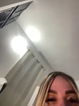 lanahot-77 live sex cam