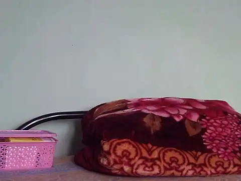 Pooja-suman's cam snapshot