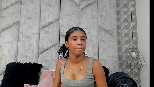 AshleyHill2's cam snapshot