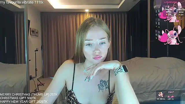 Hot_Mia_'s cam snapshot