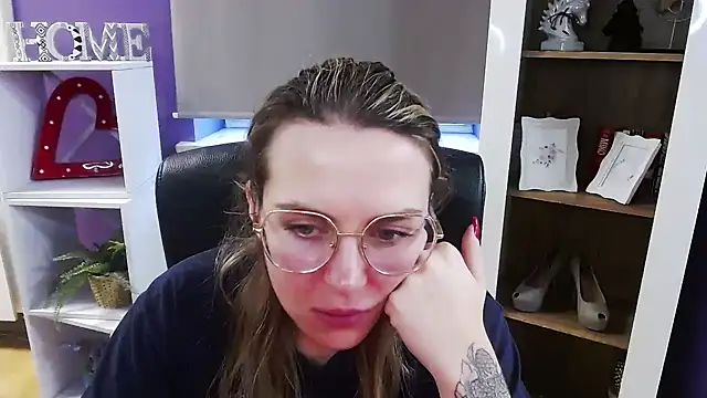 Zoey_Erotic's cam snapshot