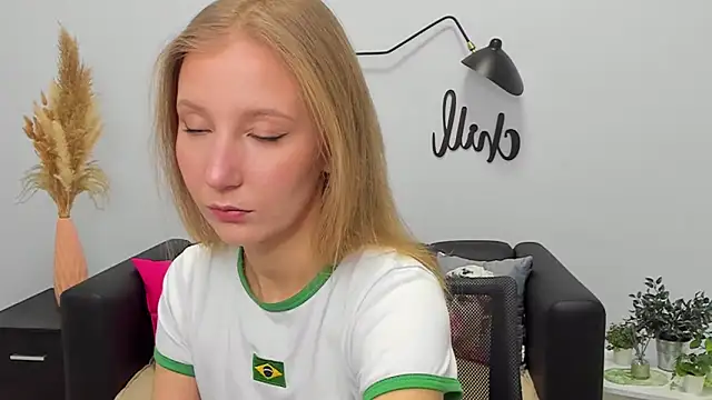 LolaWilsons's cam snapshot