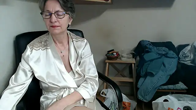 katemodel's cam snapshot