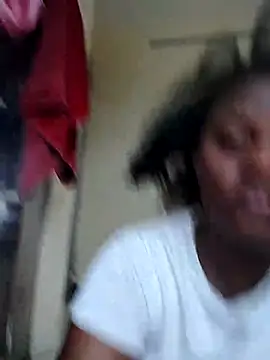 Coco_squirter's cam snapshot