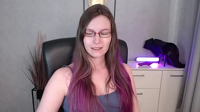 emmaxDelight's cam snapshot