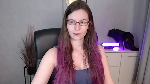 emmaxDelight's cam snapshot