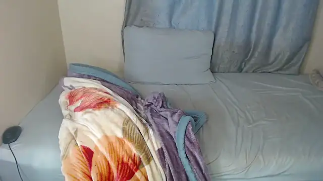 JuicyAdiction's cam snapshot