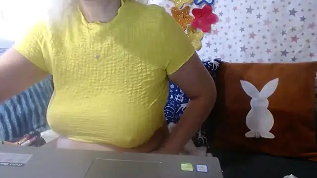 QueenLana's cam snapshot