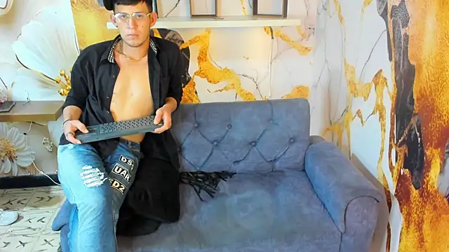 Blair_and_Chuck's cam snapshot