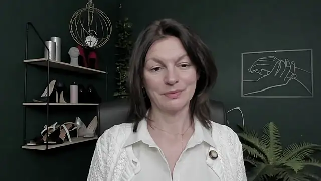 VivianWILD's cam snapshot