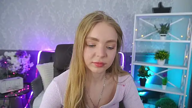 EmilySunshineS's cam snapshot