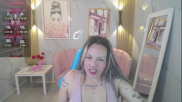 Jade_Jones_a's cam snapshot