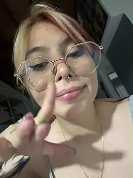 YunoRose_'s cam snapshot