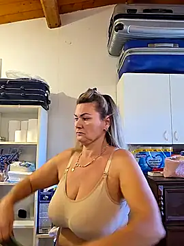 CRHYSTEL's cam snapshot