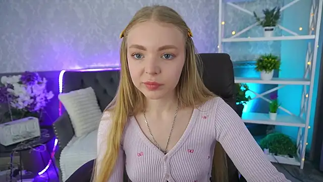 EmilySunshineS's cam snapshot