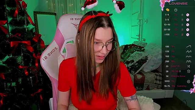 LinaBlossom_'s cam snapshot