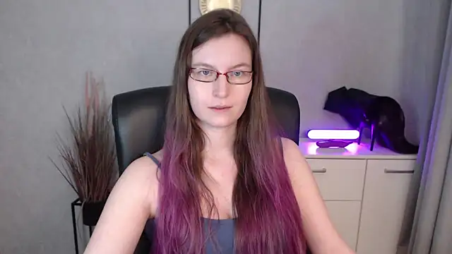 emmaxDelight's cam snapshot