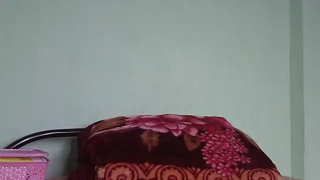 Pooja-suman's cam snapshot