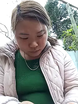 may-squirl's cam snapshot