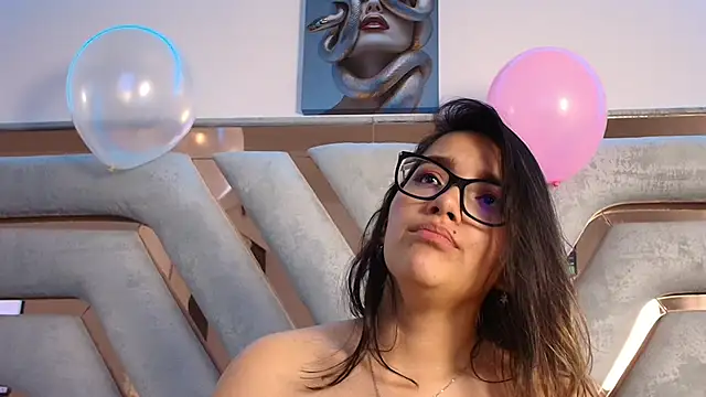 Lorein_dim's cam snapshot