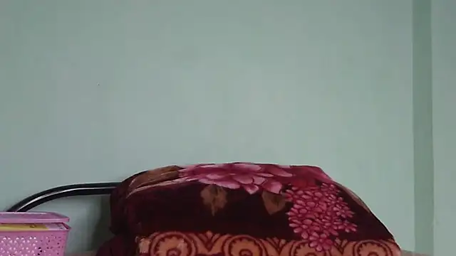 Pooja-suman's cam snapshot