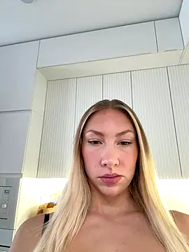 LuisaBecker live sex cam