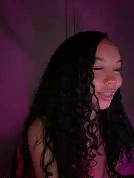 nikkiloveee's cam snapshot