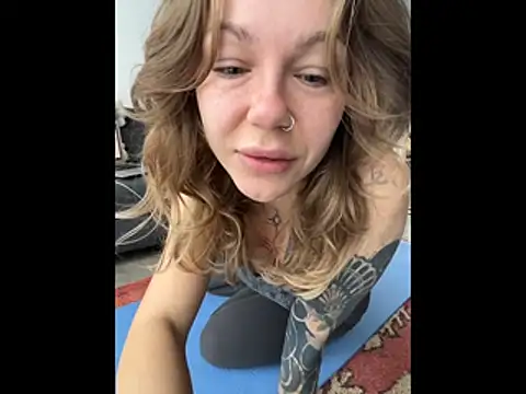 MiraLuna's cam snapshot