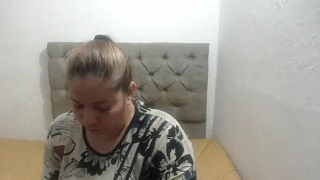 tiffany_horny_1 live sex cam