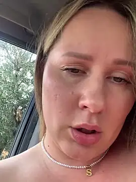 Mona_Plus live sex cam