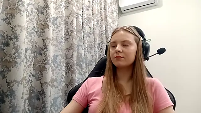 CrackShirker's cam snapshot