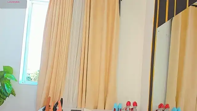 CREAMY_BUBBLEGUM's cam snapshot