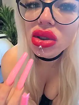 MariellaSun_'s cam snapshot