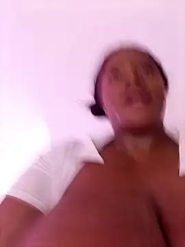 Sexyshantal_'s cam snapshot