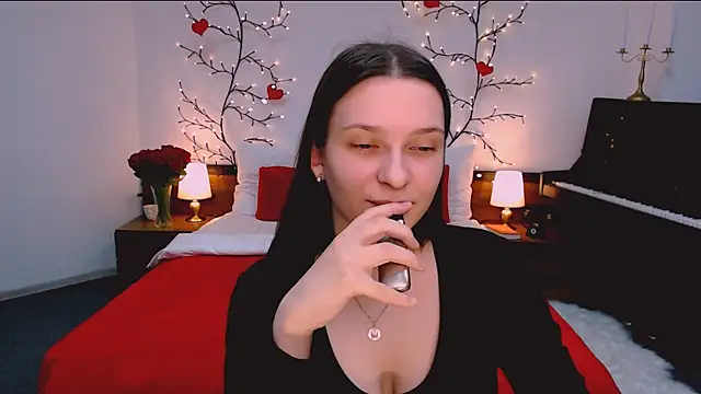 charming_berry's cam snapshot