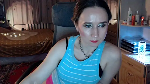 ClassyInna's cam snapshot