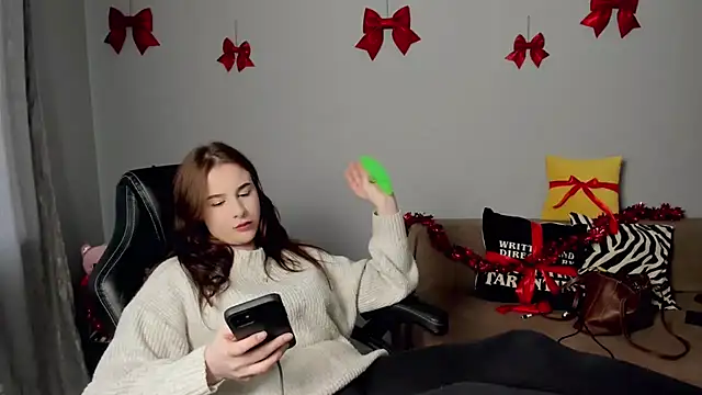 MoonShineShine's cam snapshot