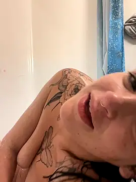 SafeinouterSpace's cam snapshot