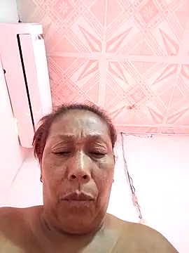 Naomi-Mature's cam snapshot