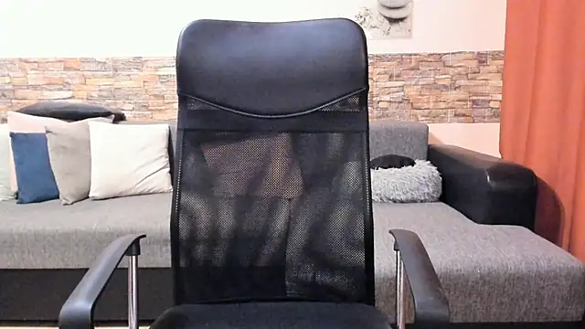 HotHunkTrainer live sex cam