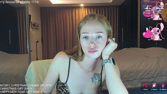 Hot_Mia_'s cam snapshot