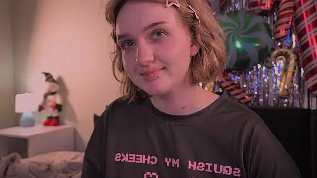 ELLIEJAY's cam snapshot