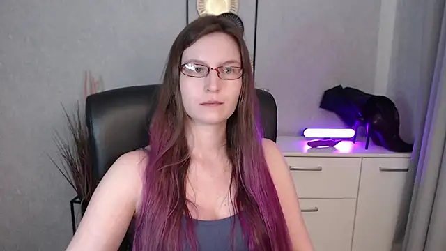 emmaxDelight's cam snapshot