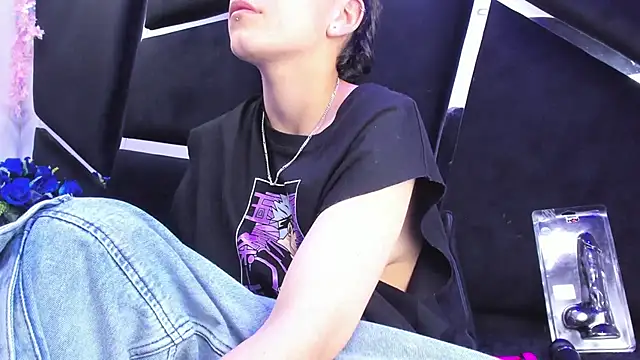 Megan_Thompson_'s cam snapshot