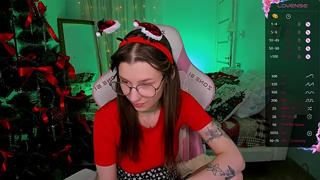 LinaBlossom_'s cam snapshot