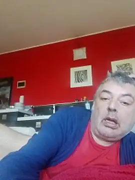 ozmilanoshow's cam snapshot