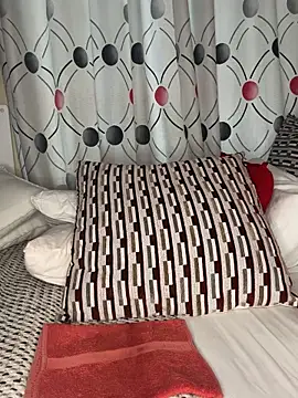 CynnxxxBarb's cam snapshot